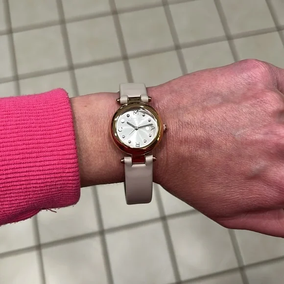 Women’s Marc Jacobs Petite Dolly Watch Marc Jacobs Petite Dolly Watch New | Mercari main image 4